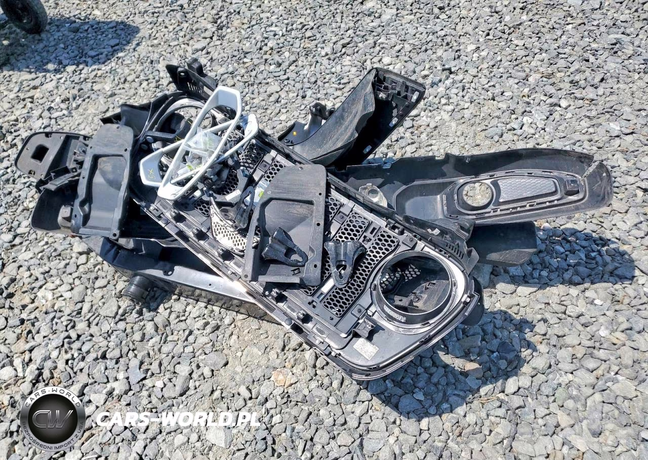2020 Jeep Wrangler Unlimited Sahara VIN:1C4HJXEN1LW135857 - 12