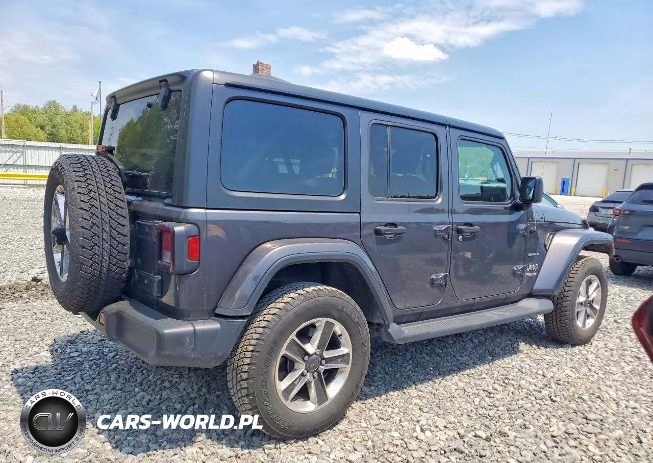 2020 Jeep Wrangler Unlimited Sahara VIN:1C4HJXEN1LW135857 - 3