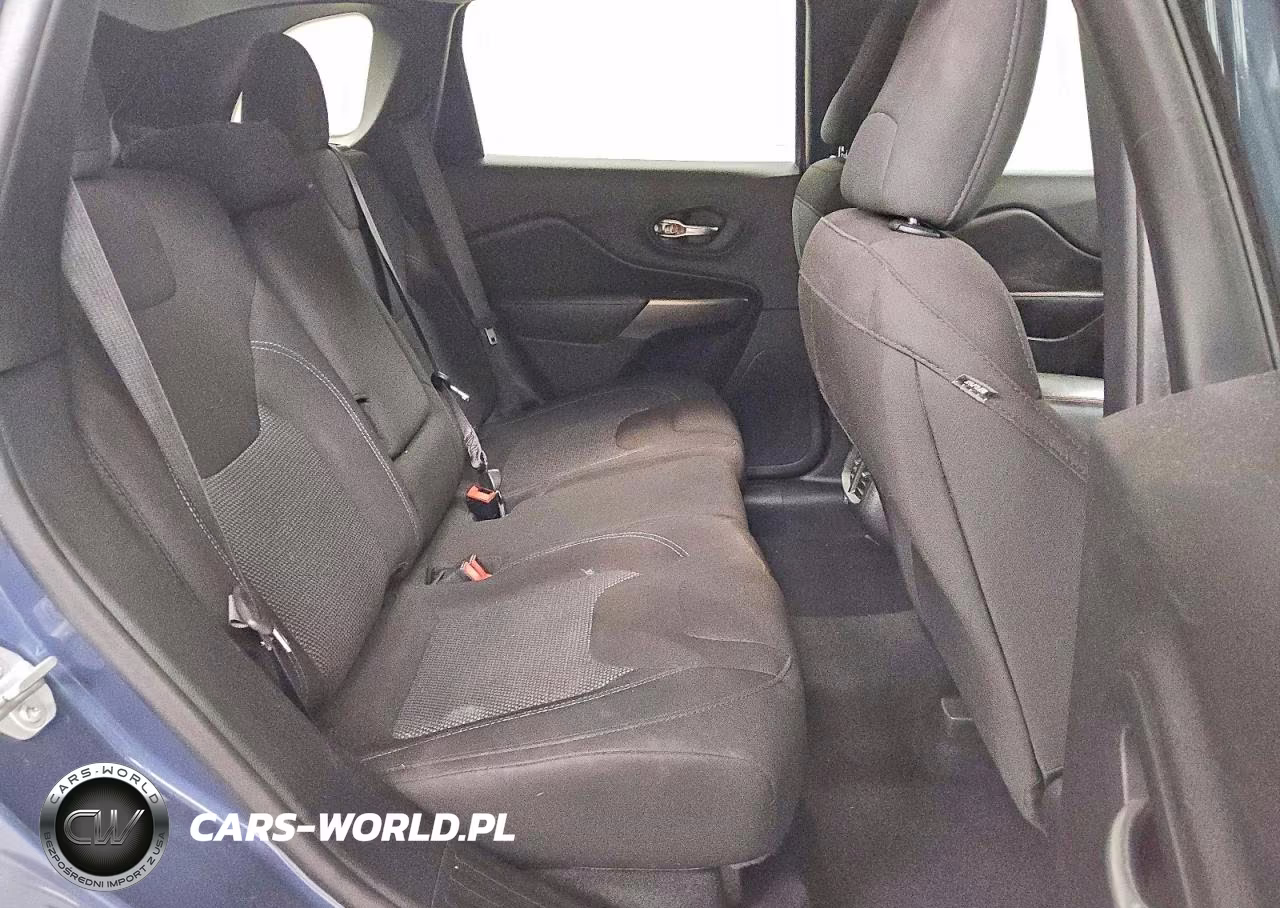 2019 Jeep Cherokee Latitude VIN:1C4PJLCB4KD486429 - 11