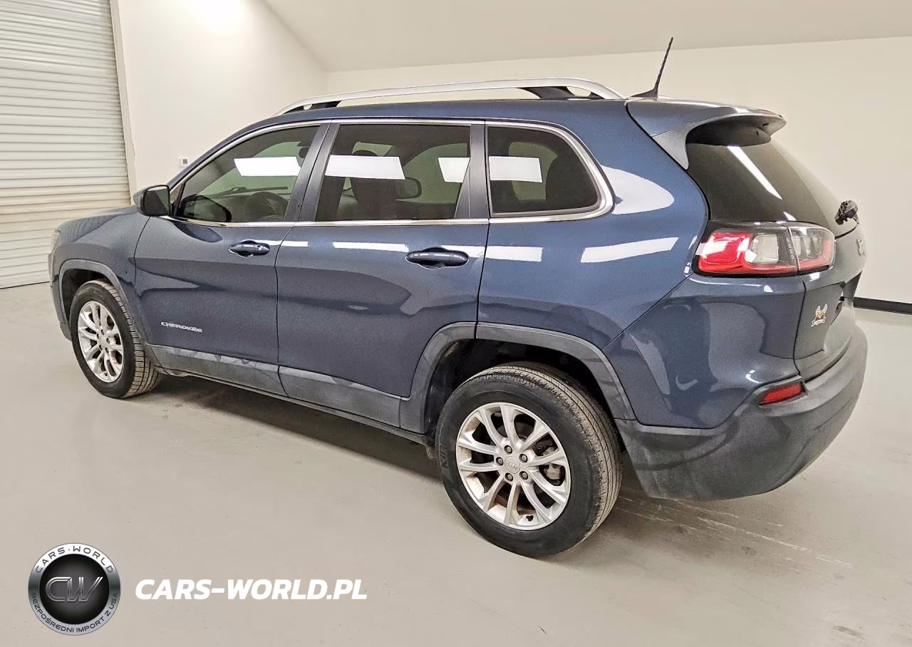 2019 Jeep Cherokee Latitude VIN:1C4PJLCB4KD486429 - 2