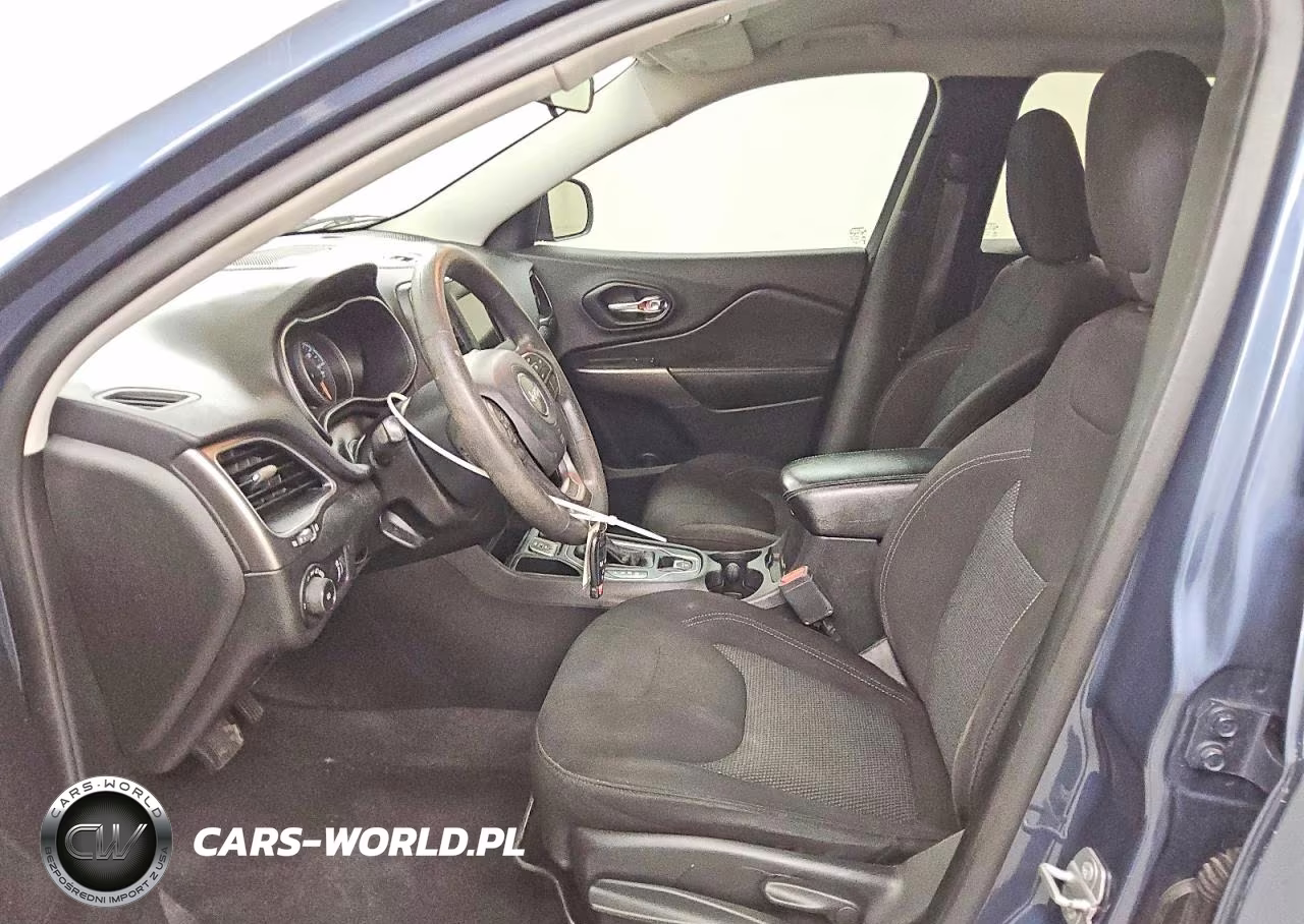 2019 Jeep Cherokee Latitude VIN:1C4PJLCB4KD486429 - 7
