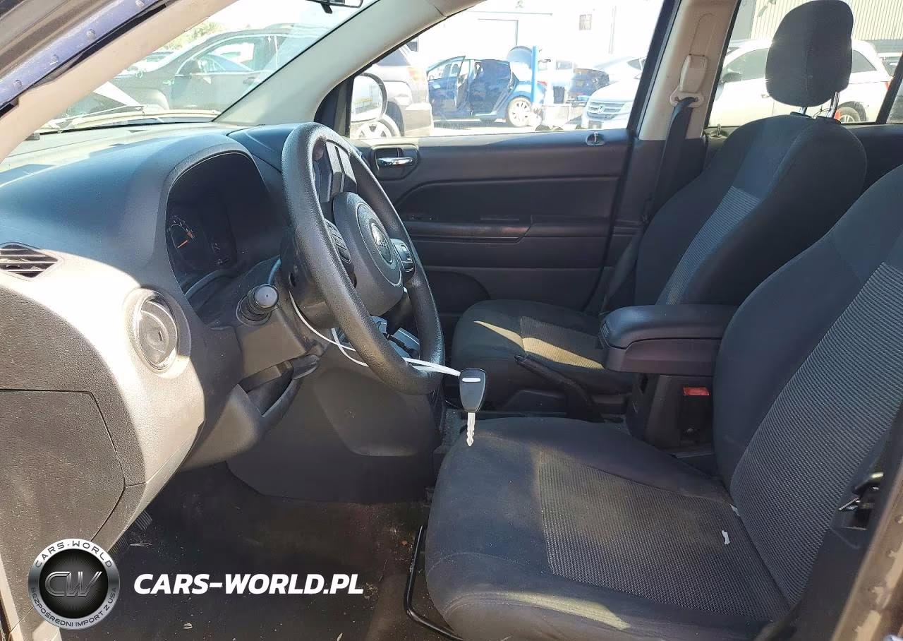 2015 Jeep Compass Sport VIN:1C4NJCBA0FD313304 - 7