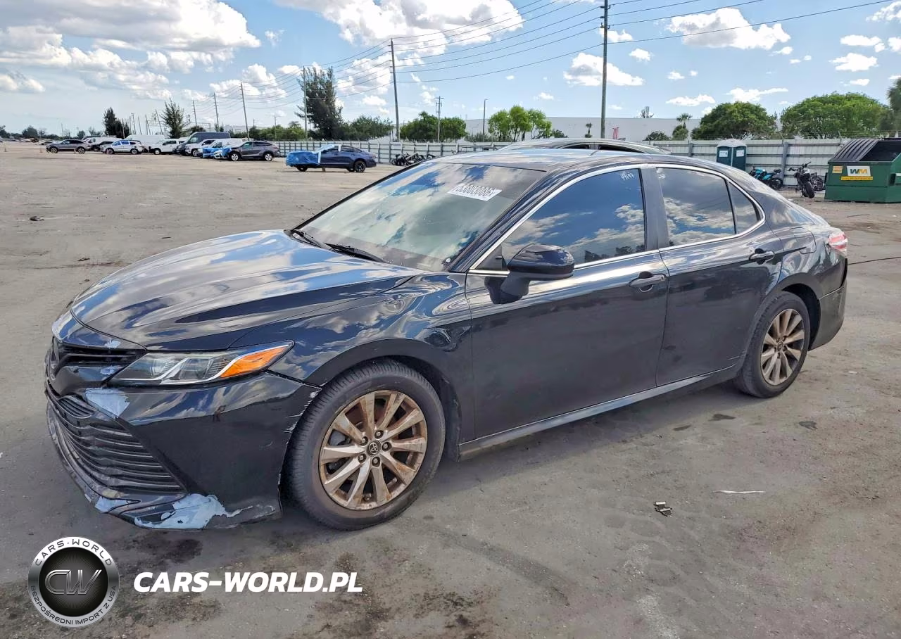 2019 Toyota Camry Le – zdjęcie 1 z 12