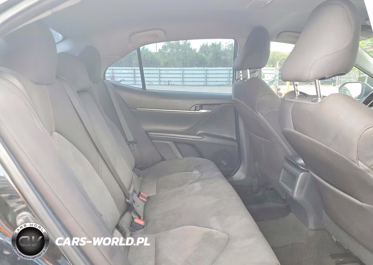 2019 Toyota Camry Le VIN:4T1B11HK6KU196910 - 10