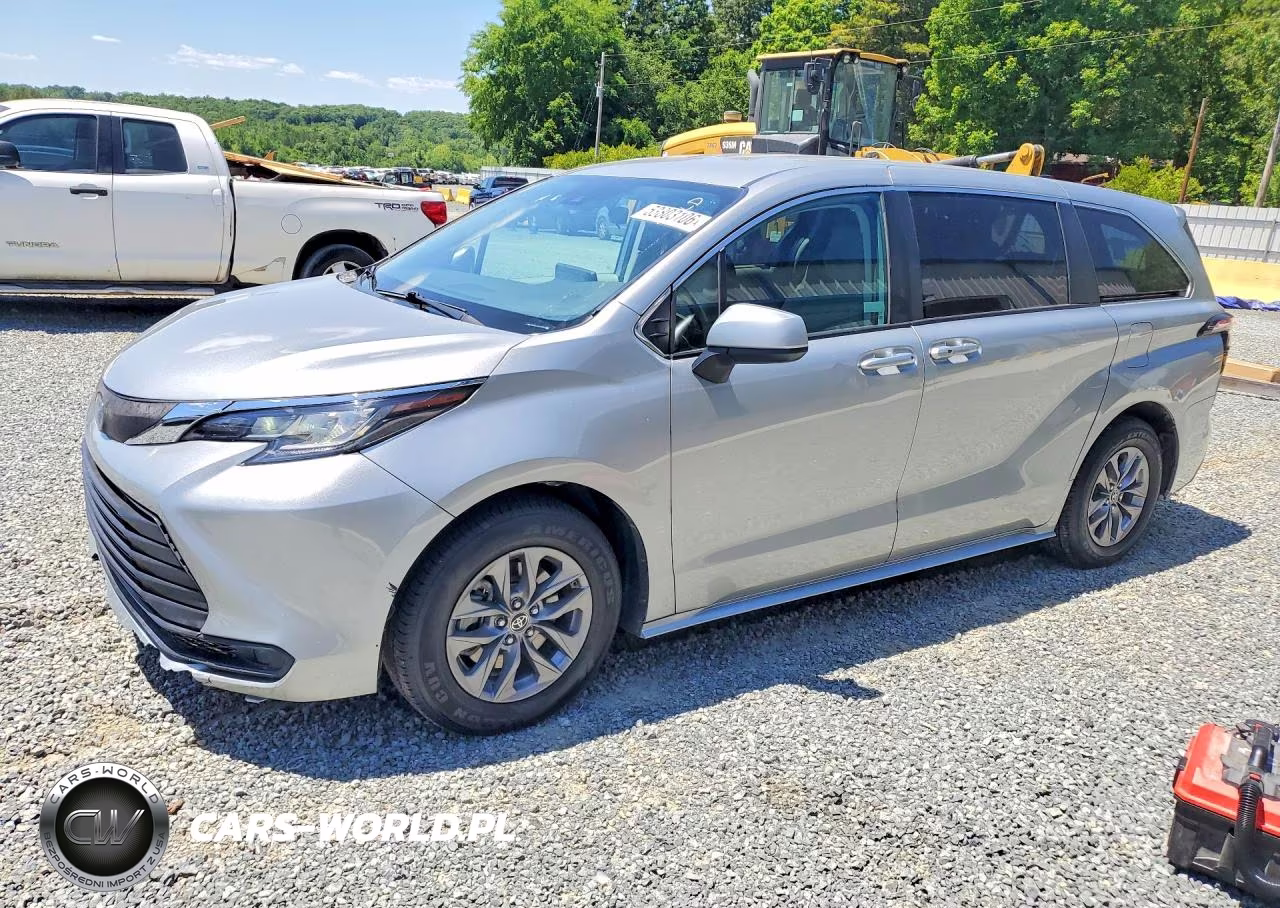 2022 Toyota Sienna Le