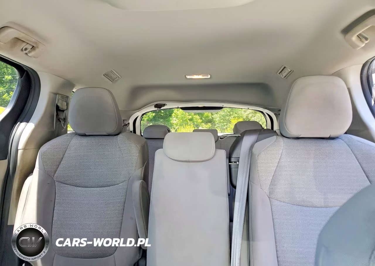 2022 Toyota Sienna Le VIN:5TDKRKEC9NS115746 - 10