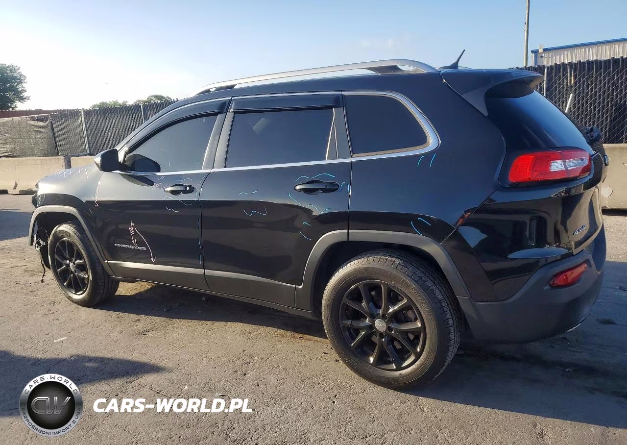 2015 Jeep Cherokee Latitude VIN:1C4PJMCB4FW715224 - 2