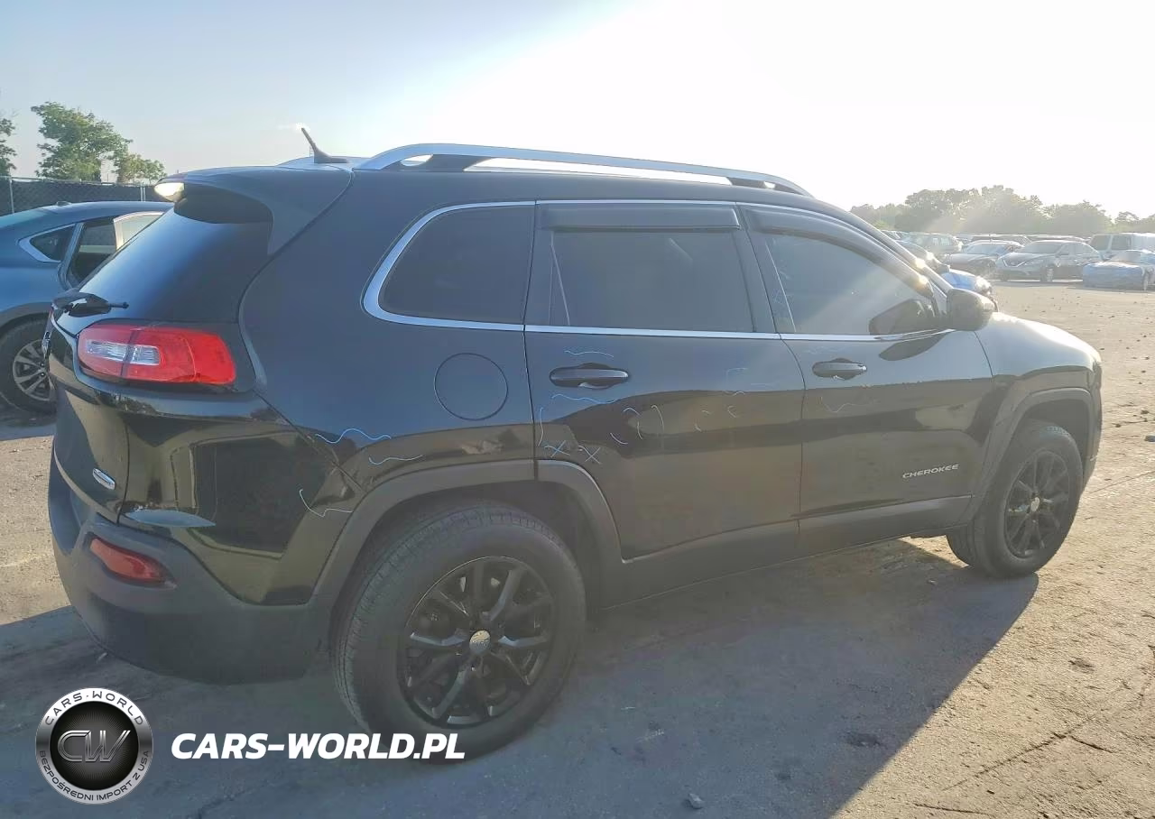 2015 Jeep Cherokee Latitude VIN:1C4PJMCB4FW715224 - 3