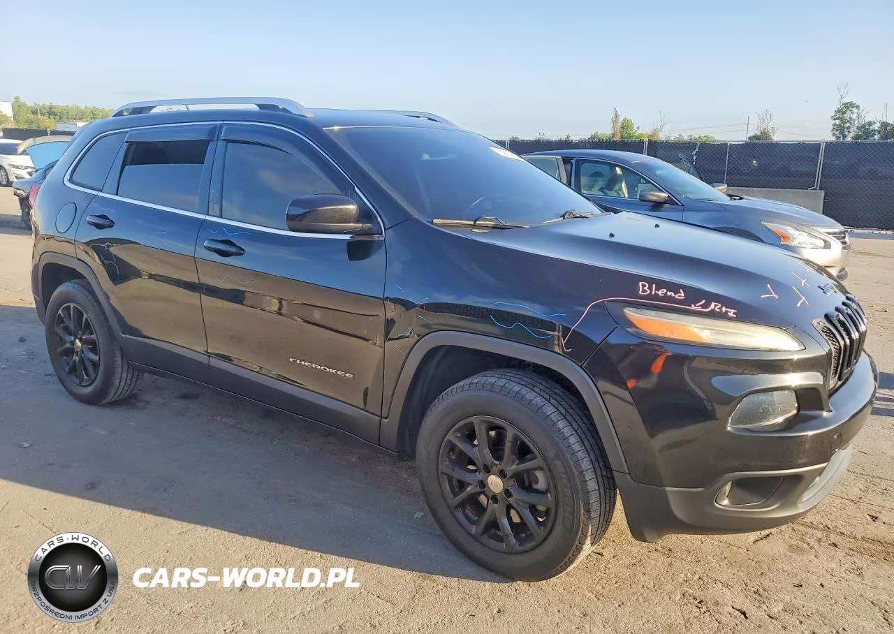 2015 Jeep Cherokee Latitude VIN:1C4PJMCB4FW715224 - 4