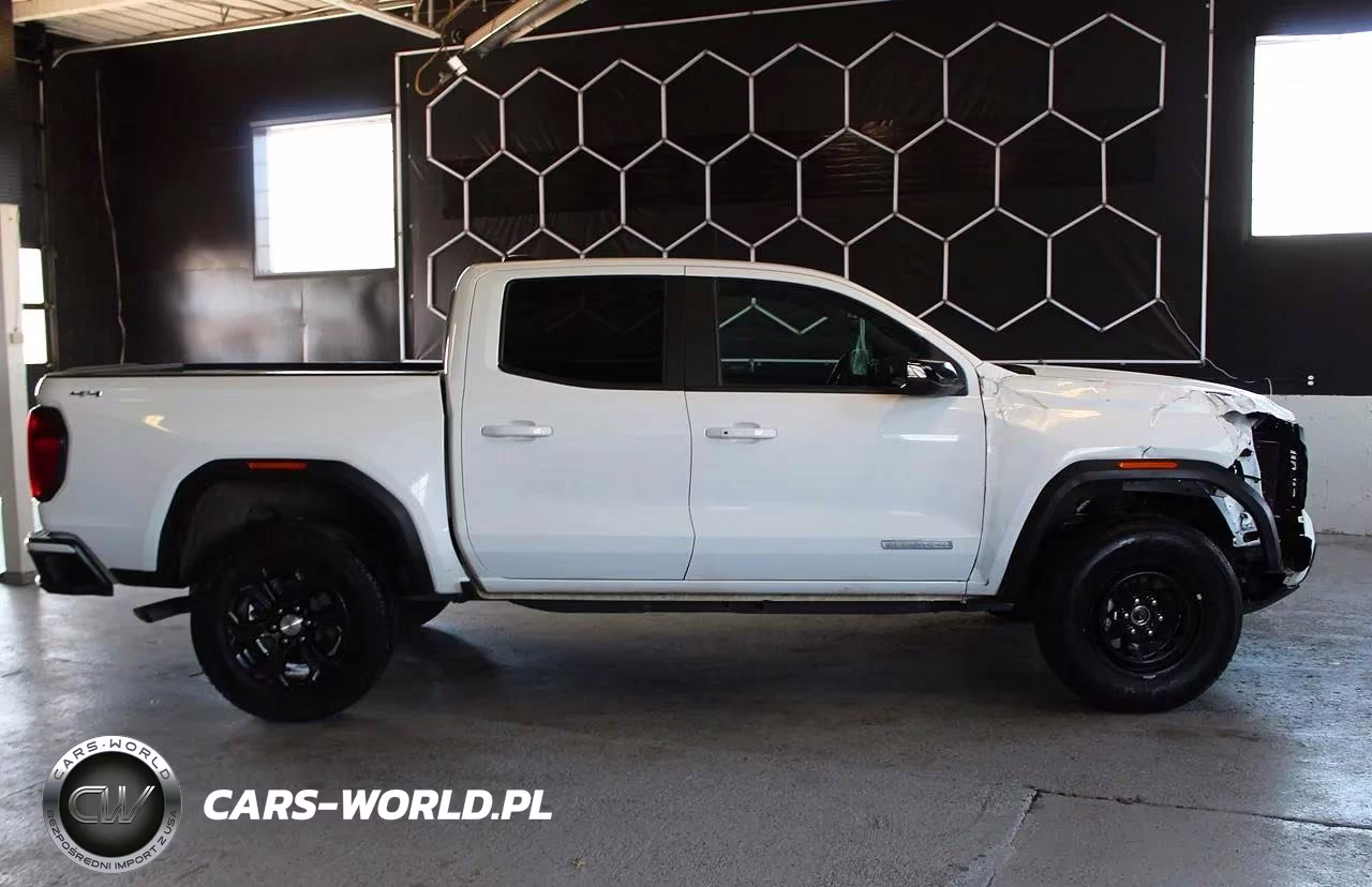 2024 GMC Canyon Elevation VIN:1GTP6BEK9R1135651 - 3