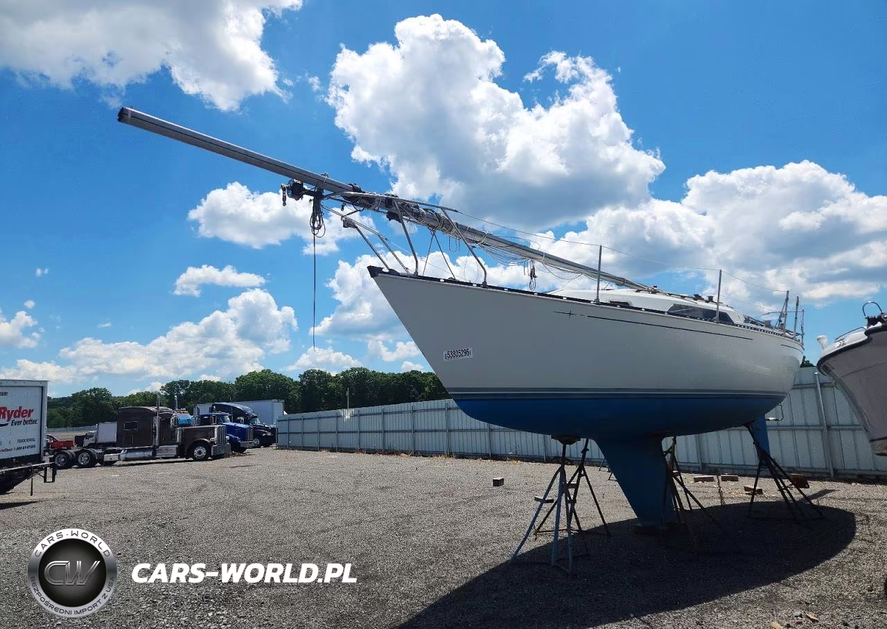 1983 Other C&C Mkii - Sailboat VIN:ZCC29205M83A - 2