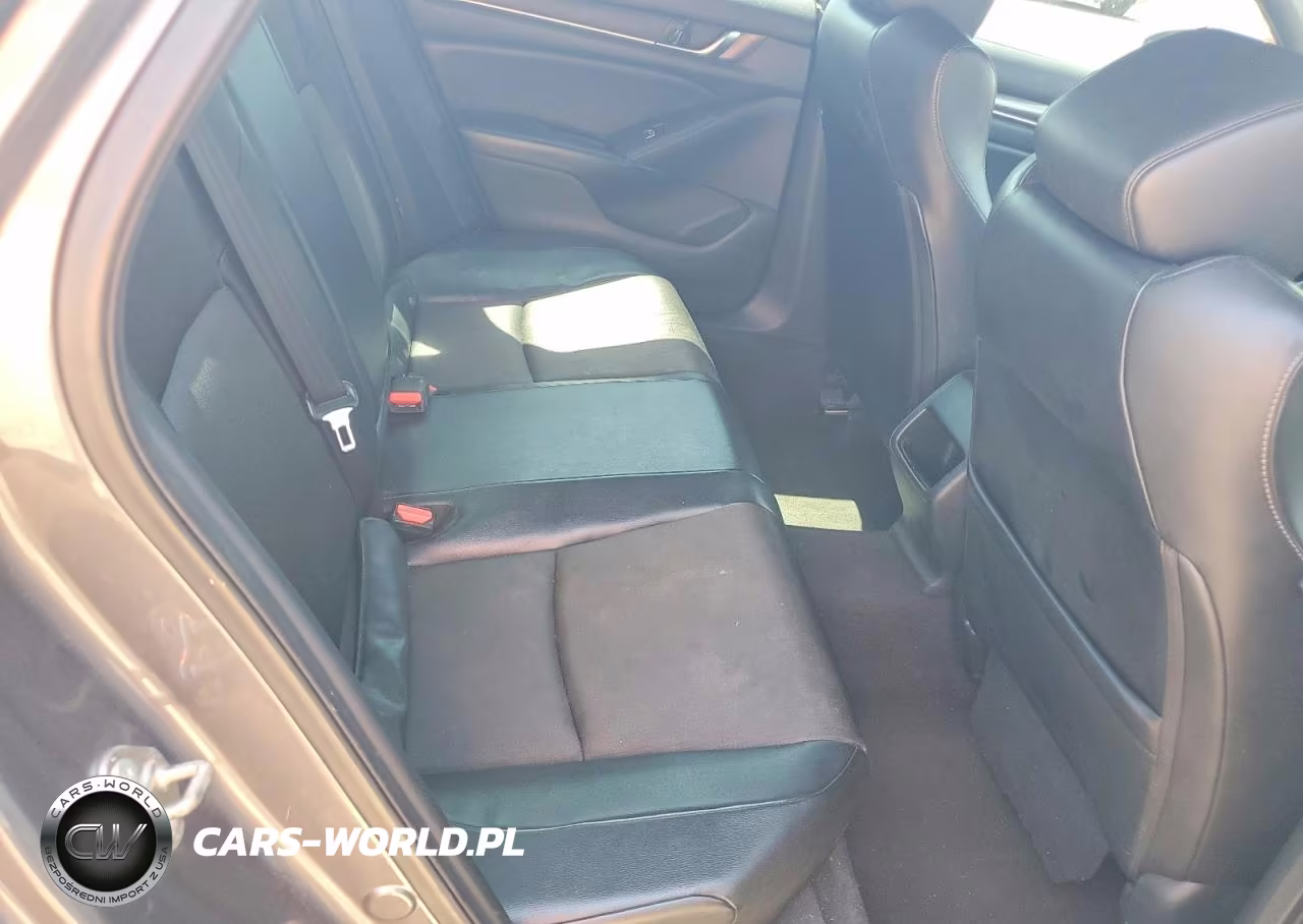 2018 Honda Accord Sport VIN:1HGCV1F3XJA056272 - 10