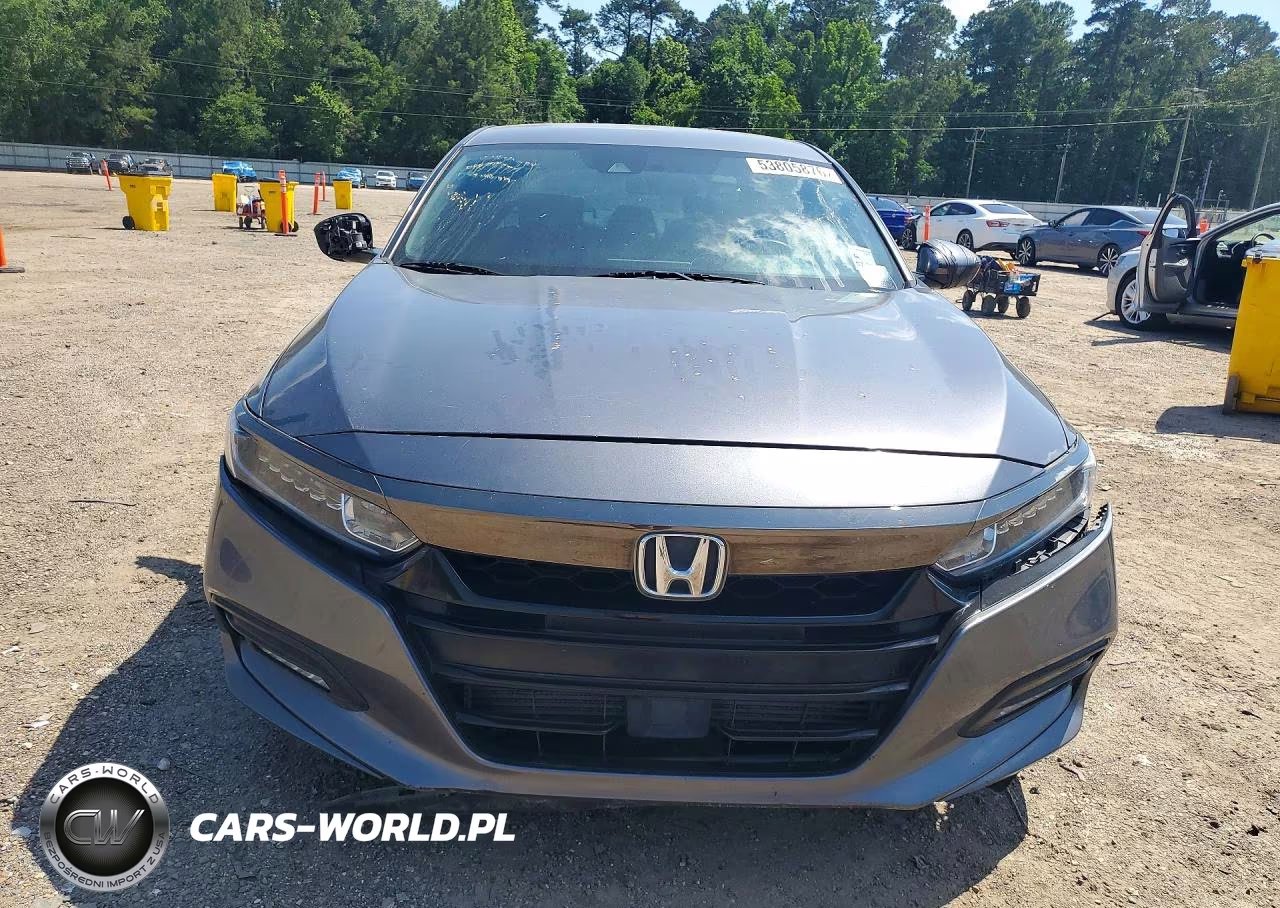 2018 Honda Accord Sport VIN:1HGCV1F3XJA056272 - 5