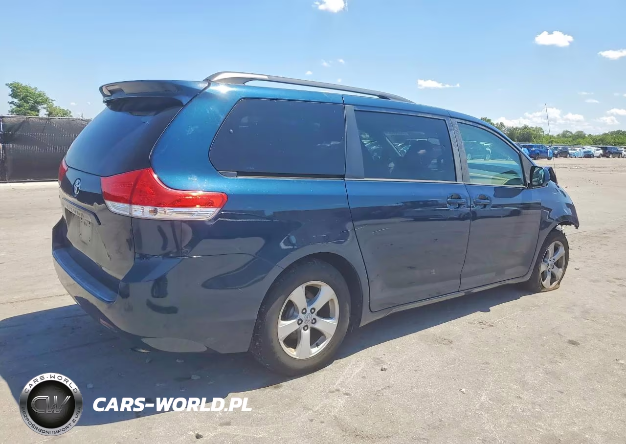 2011 Toyota Sienna Le VIN:5TDKK3DC5BS057237 - 3