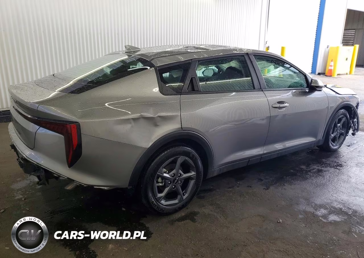 2025 Kia K4 Lxs VIN:3KPFT4DE1SE184986 - 3