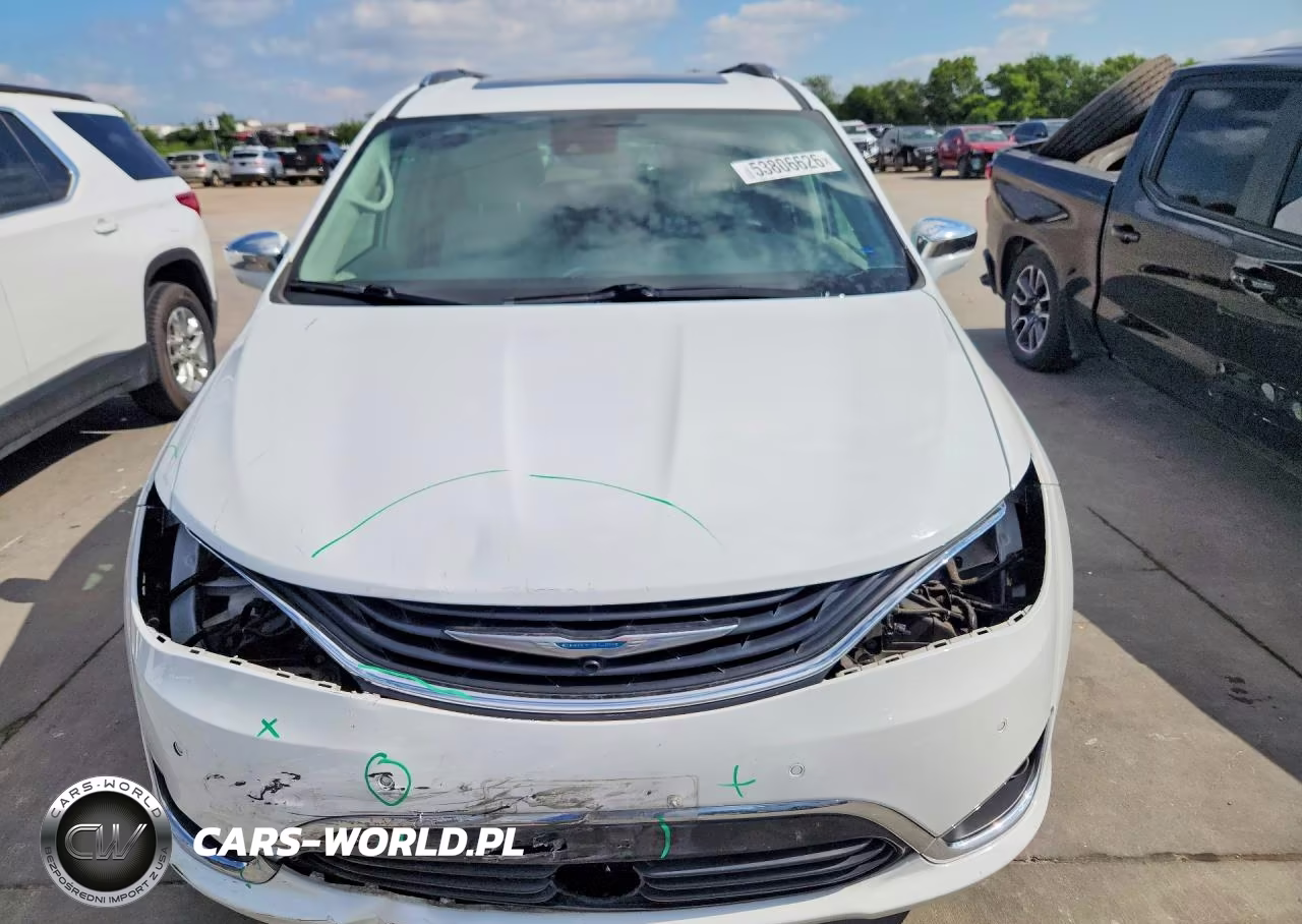 2018 Chrysler Pacifica Hybrid Limited VIN:2C4RC1N75JR169349 - 5