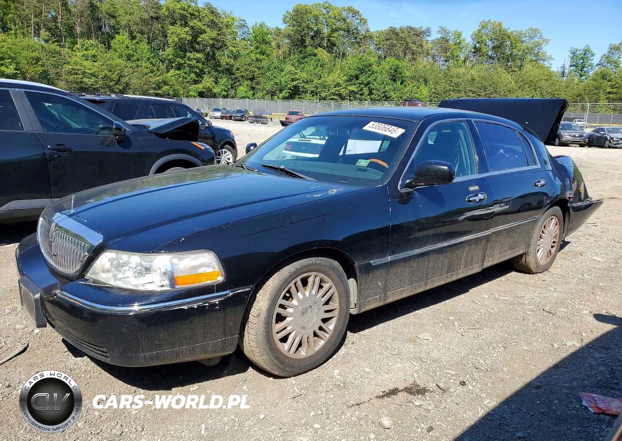 2003 Lincoln Town Car Signature