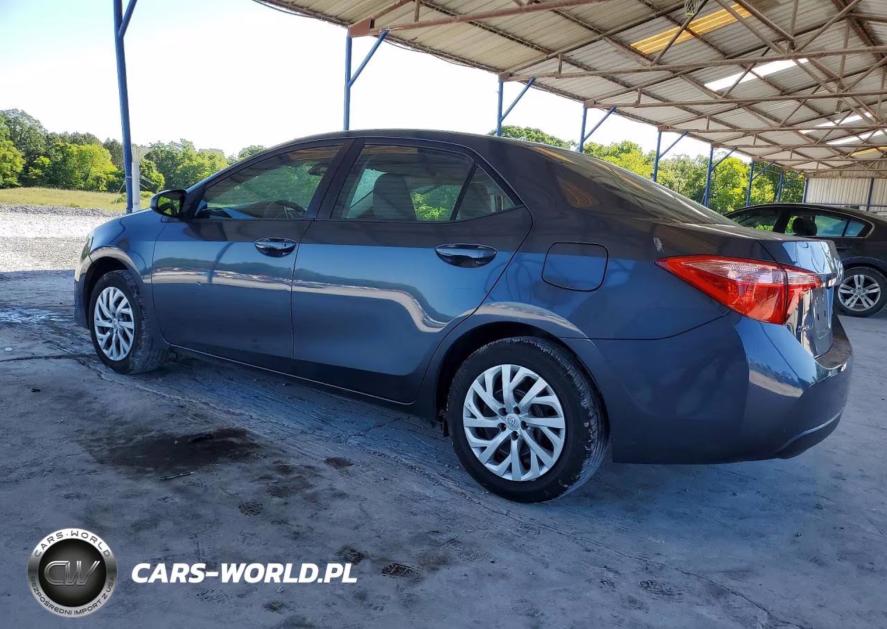 2018 Toyota Corolla Le VIN:5YFBURHE2JP851886 - 2