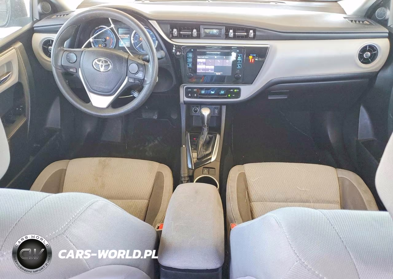 2018 Toyota Corolla Le VIN:5YFBURHE2JP851886 - 8