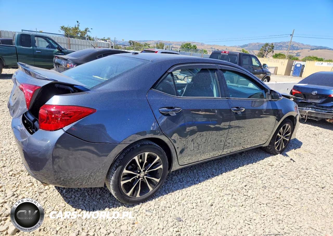 2017 Toyota Corolla Se VIN:2T1BURHE6HC807271 - 3