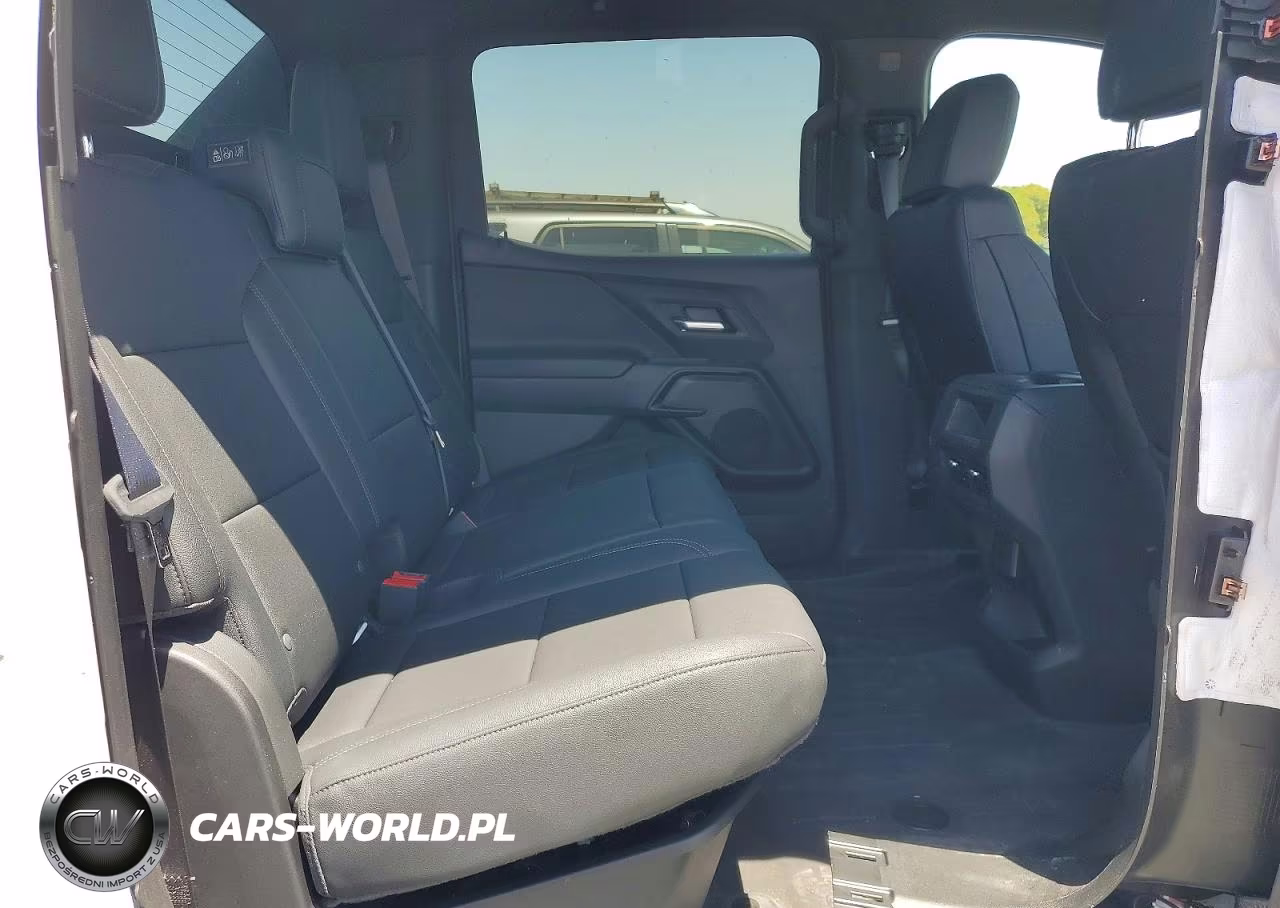 2024 Chevrolet Silverado VIN:1GC10UED1RU202617 - 10