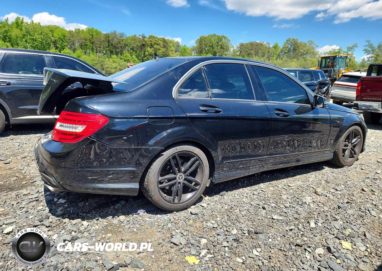2012 Mercedes-Benz C 300 4Matic VIN:WDDGF8BB0CA722356 - 3