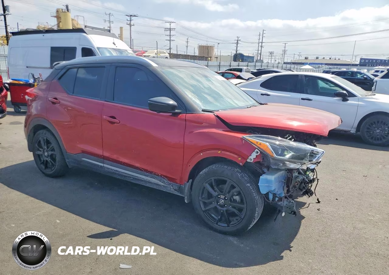 2020 Nissan Kicks Sr VIN:3N1CP5DV7LL493469 - 4