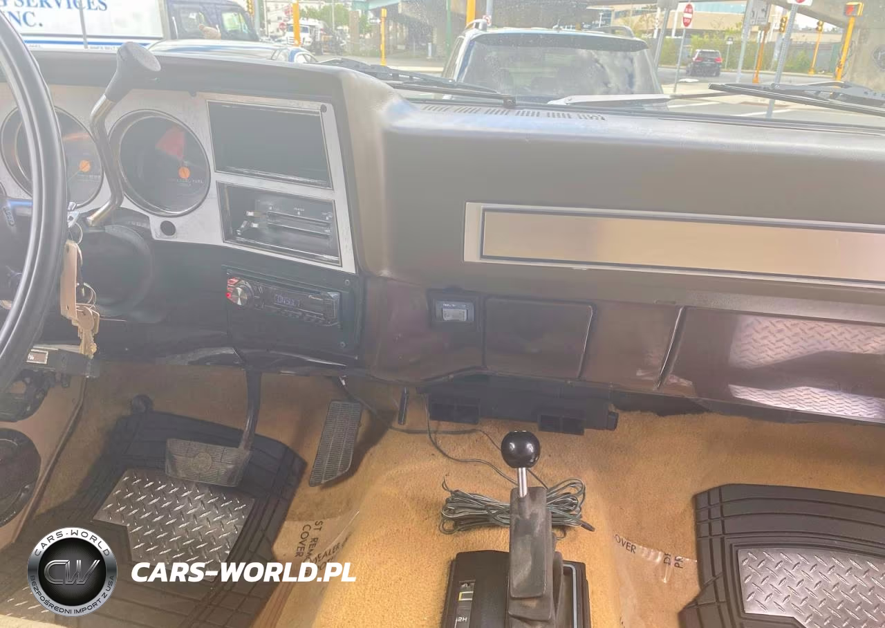 1983 GMC Jimmy K1500 VIN:1G5EK18H0DF52892 - 9