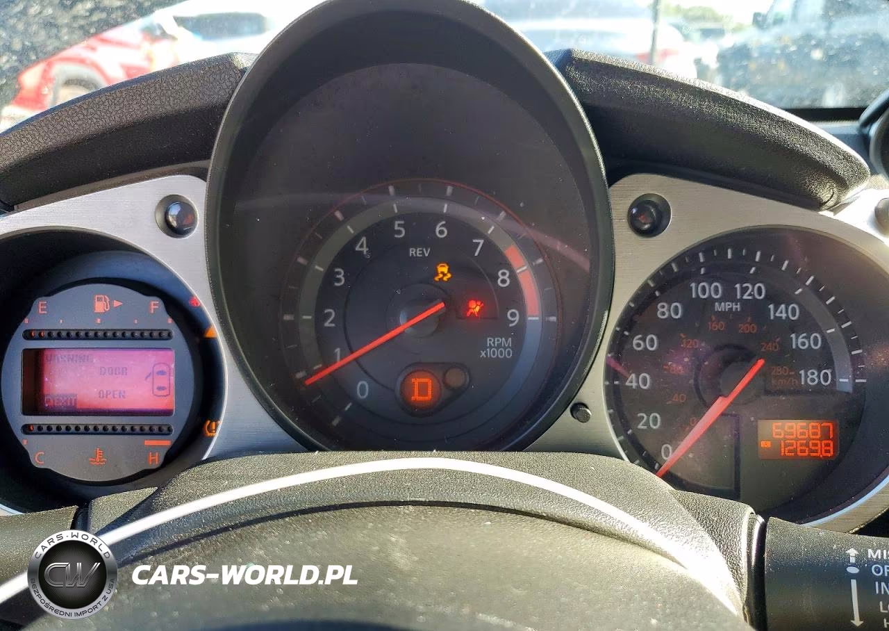 2015 Nissan 370Z Base VIN:JN1AZ4EH5FM443880 - 9