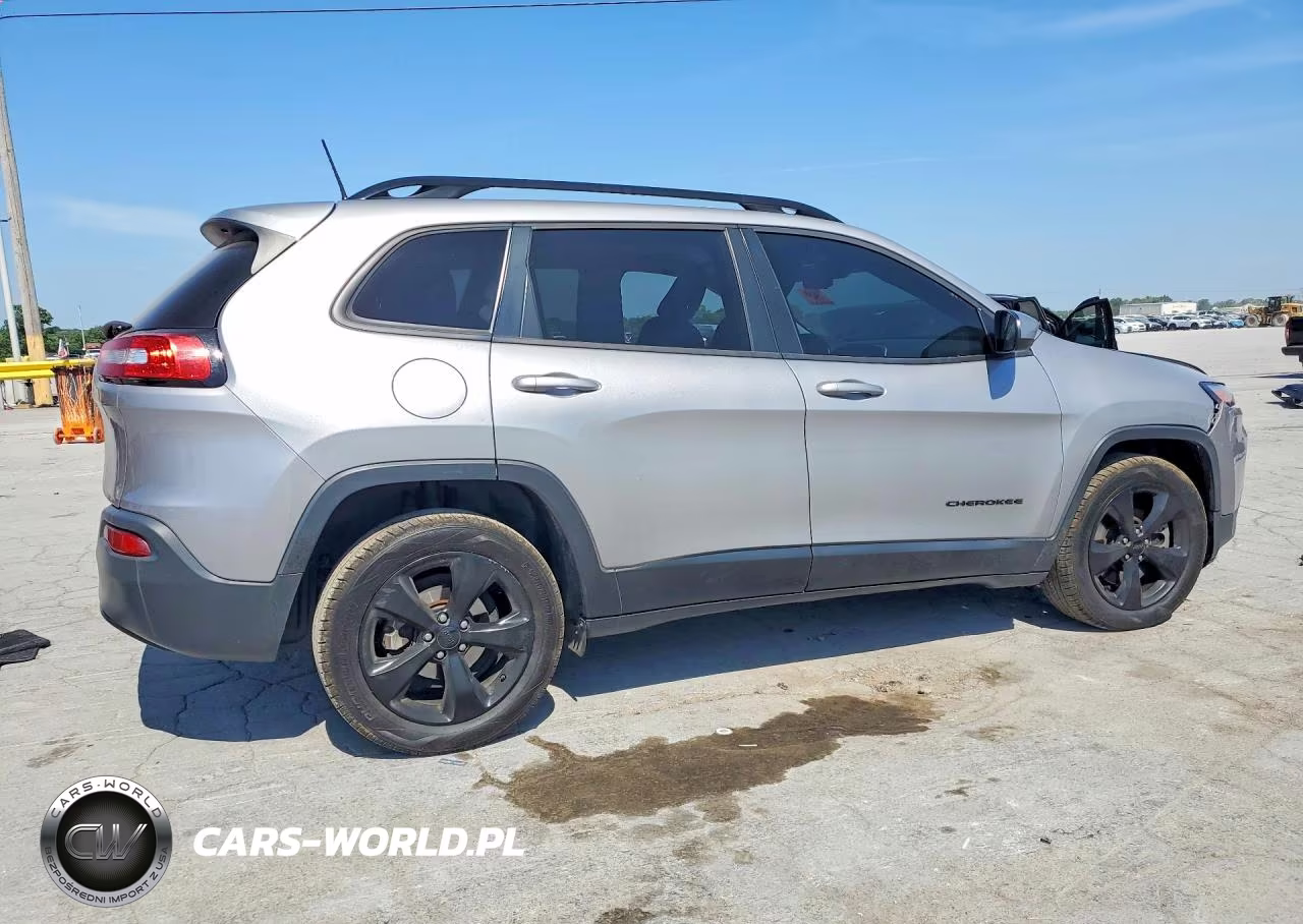 2018 Jeep Cherokee Latitude VIN:1C4PJLCB9JD576786 - 3