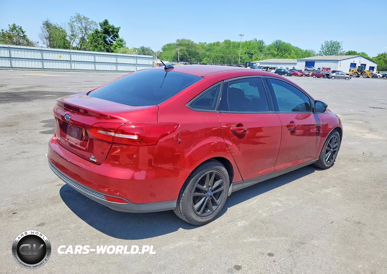 2016 Ford Focus Se VIN:1FADP3FE4GL228132 - 3