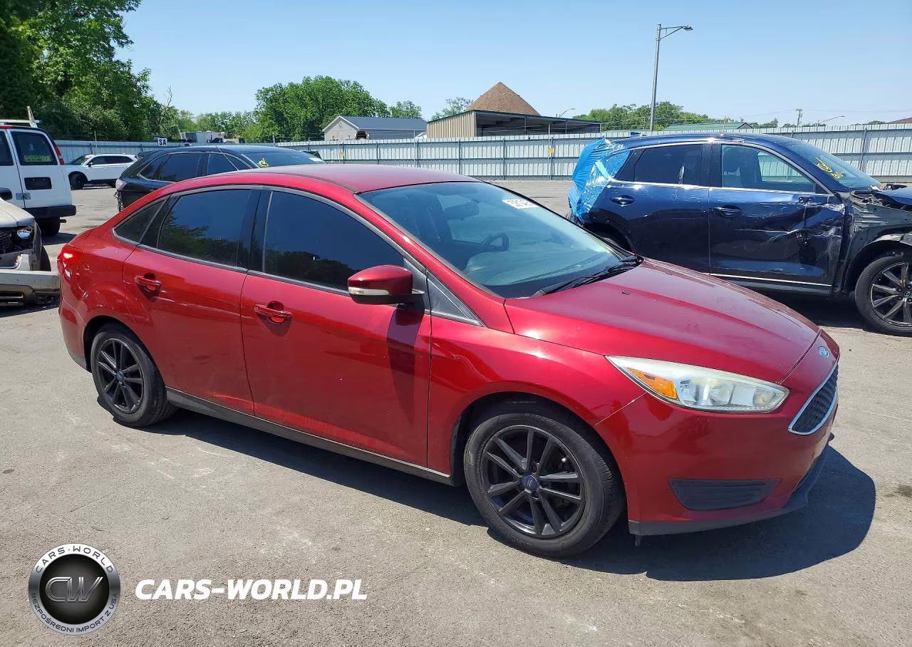 2016 Ford Focus Se VIN:1FADP3FE4GL228132 - 4