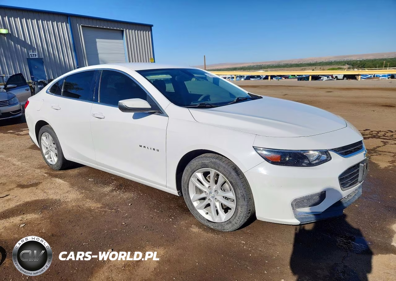 2018 Chevrolet Malibu Lt VIN:1G1ZD5ST2JF219338 - 4
