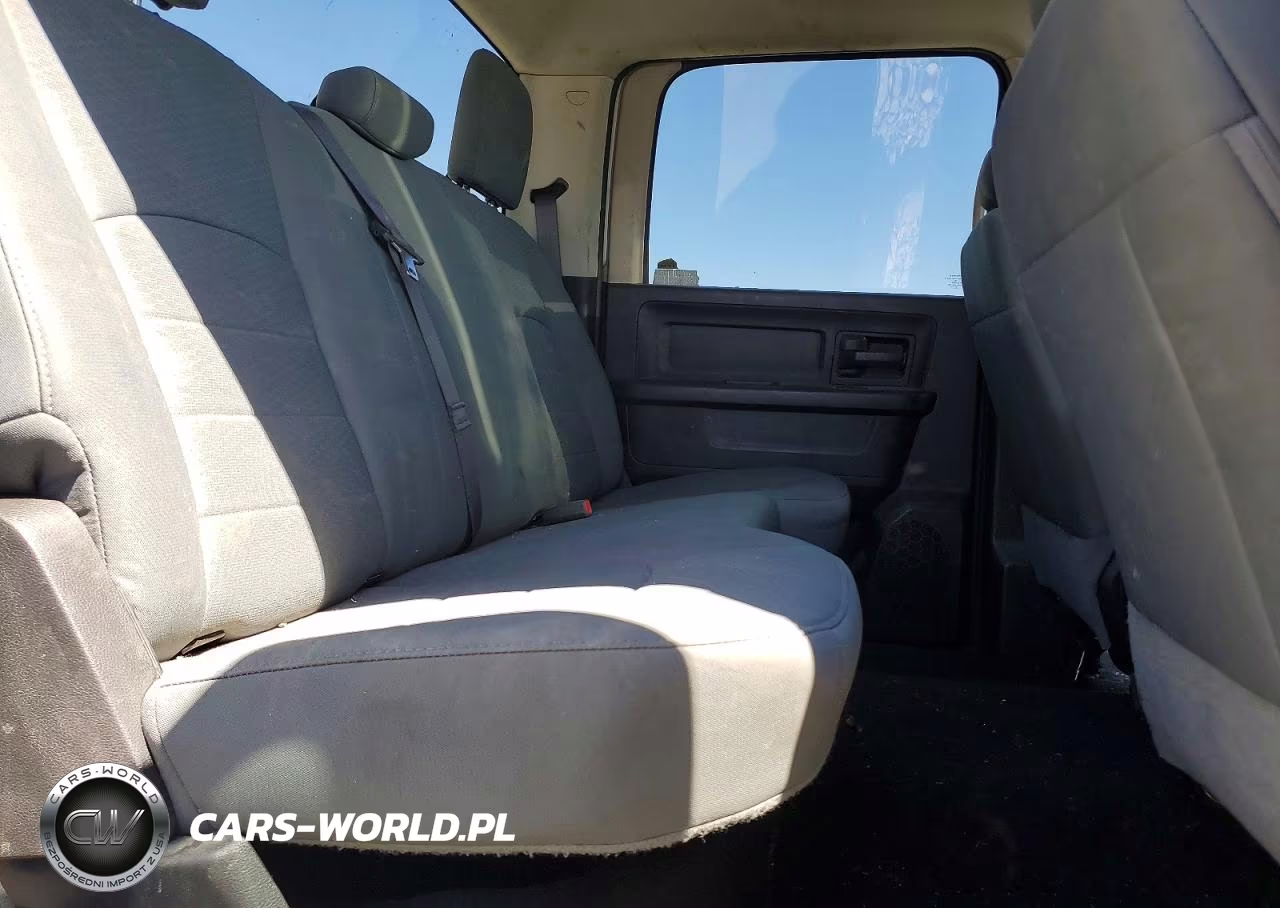 2019 Ram 1500 Classic Tradesman VIN:1C6RR7KM4KS726528 - 10
