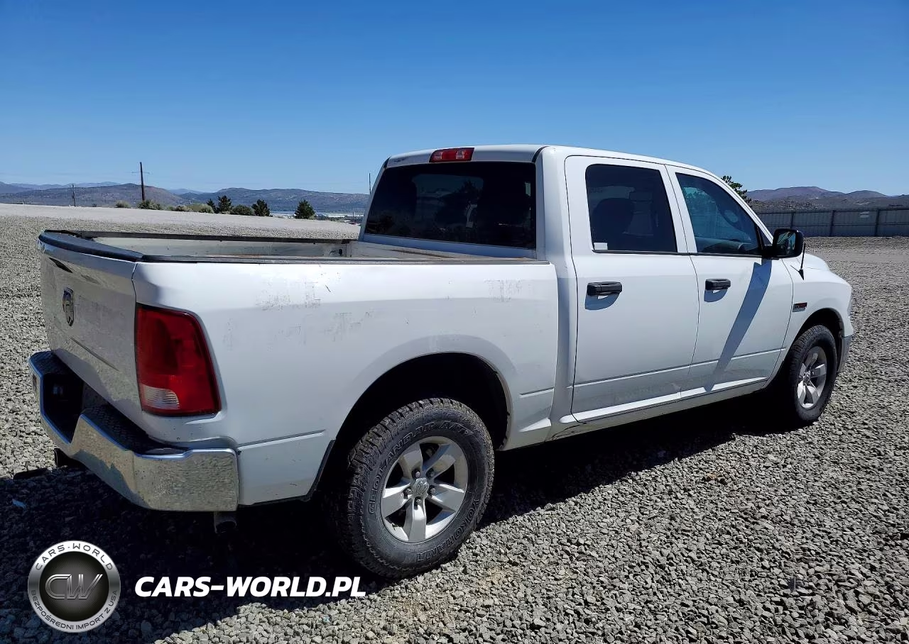 2019 Ram 1500 Classic Tradesman VIN:1C6RR7KM4KS726528 - 3
