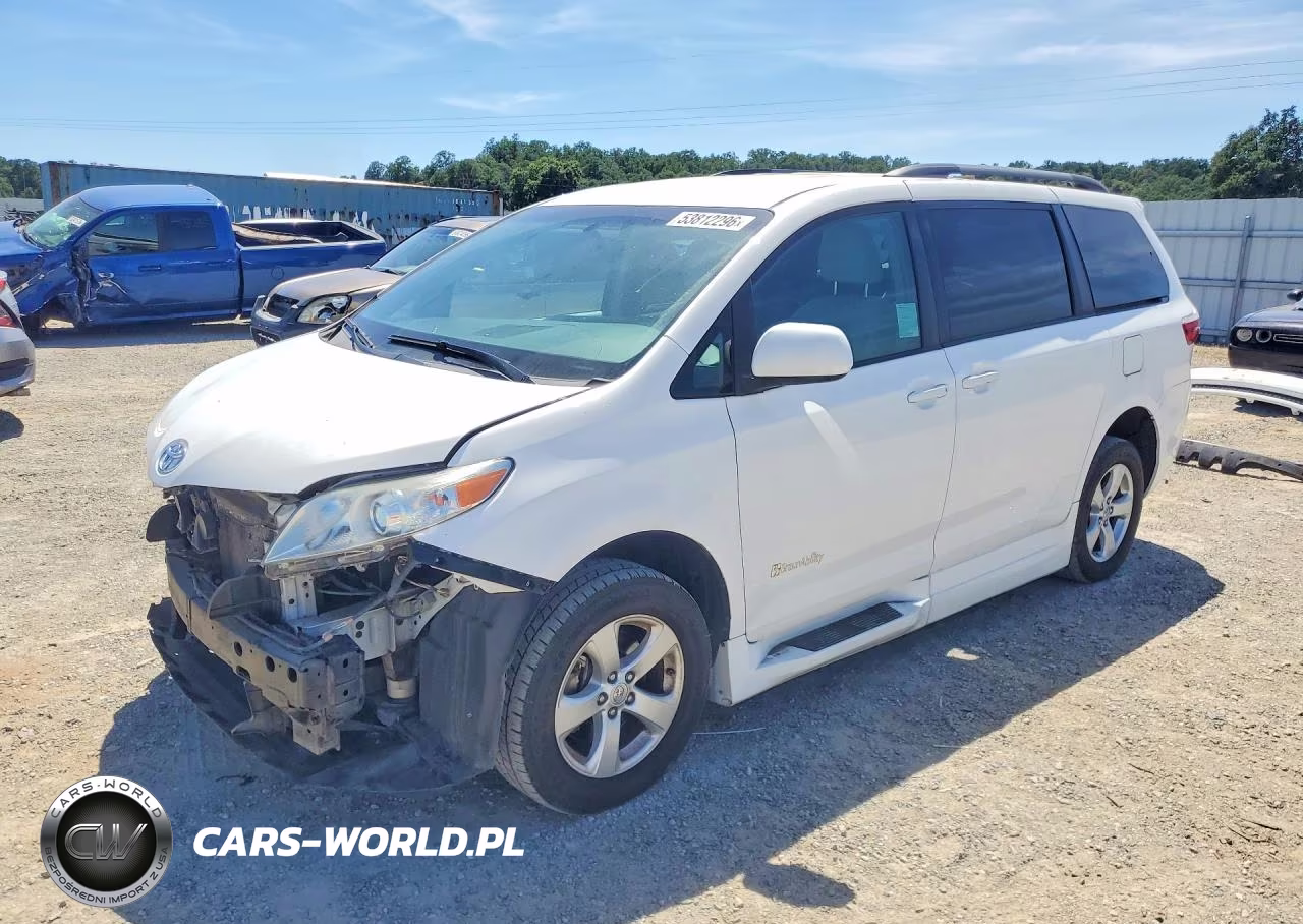2016 Toyota Sienna Le