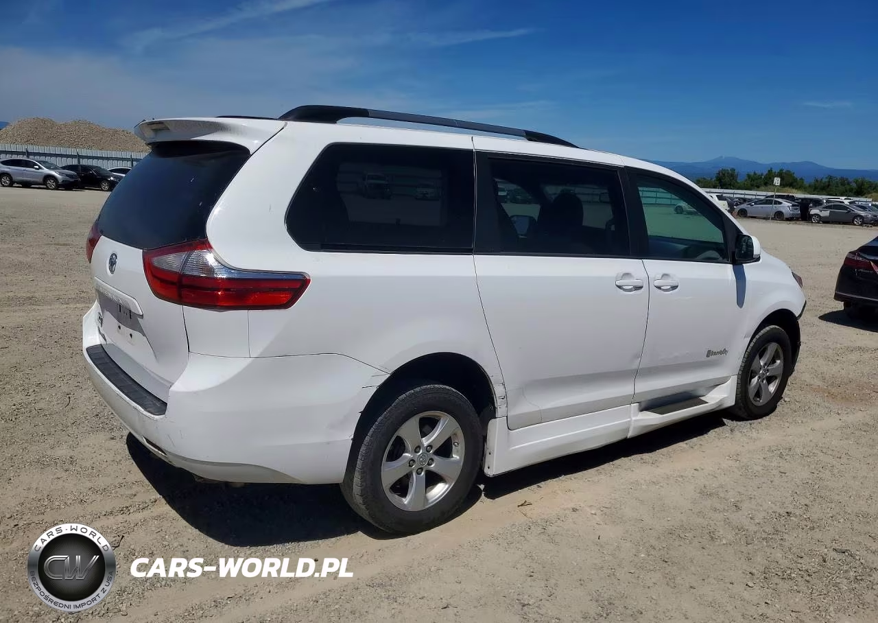 2016 Toyota Sienna Le VIN:5TDKK3DC7GS745652 - 3