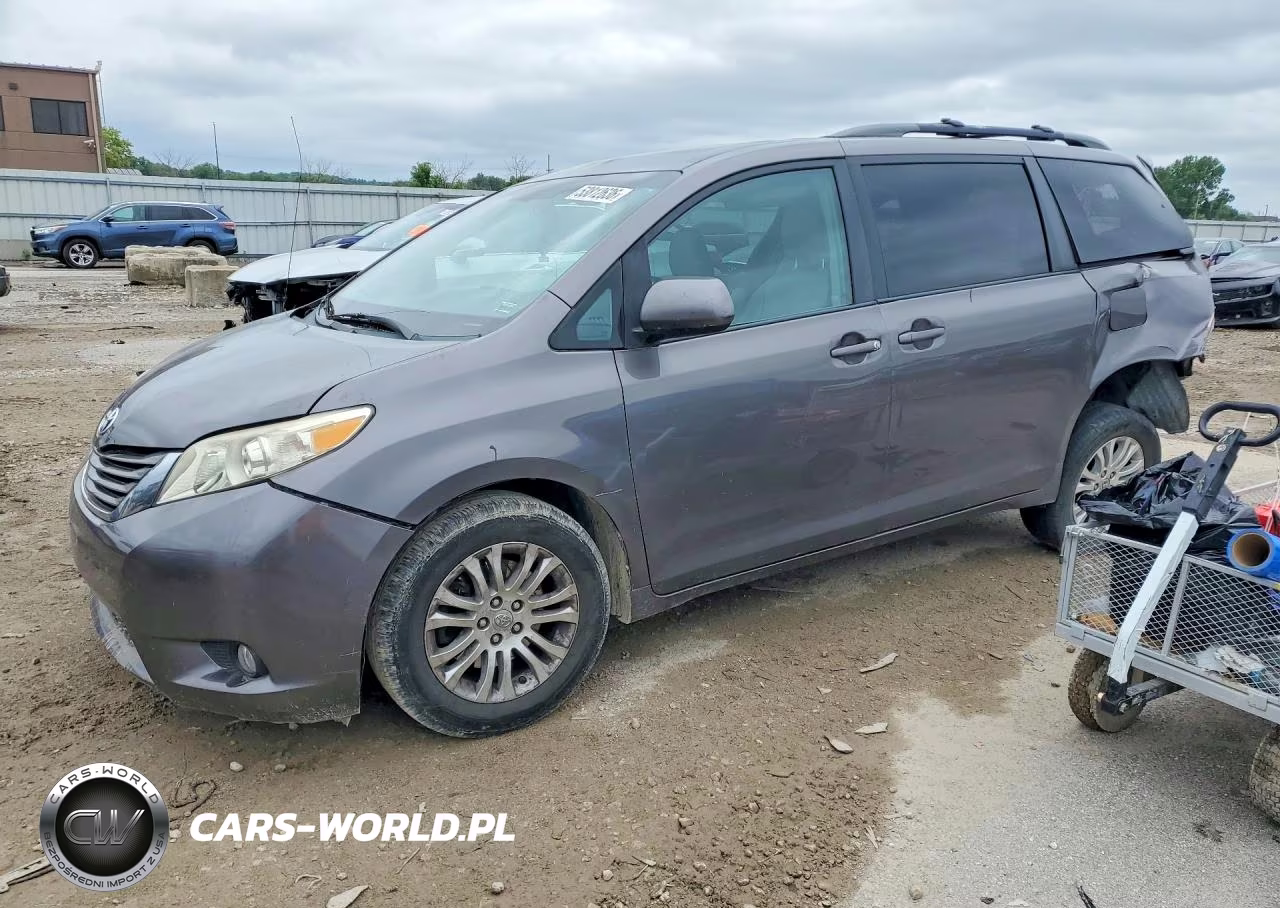 2011 Toyota Sienna Xle 8-Passenger – zdjęcie 1 z 13