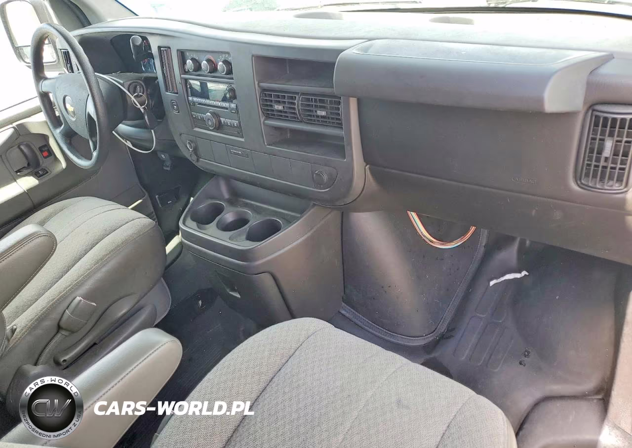 2010 Chevrolet Express 1500 Cargo Delivery Van VIN:1GCUGADX8A1171259 - 8