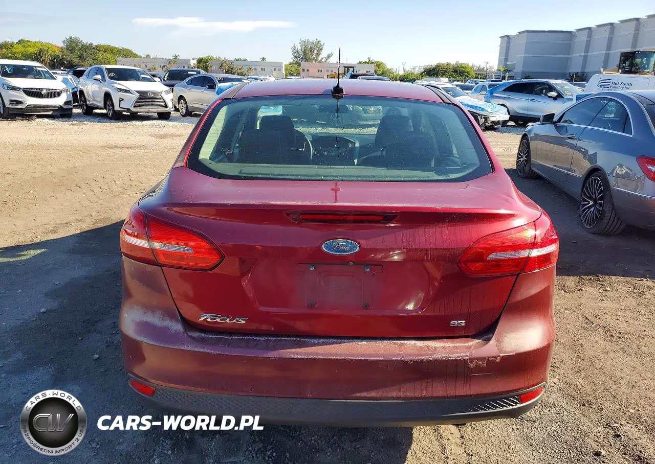 2015 Ford Focus Se VIN:1FADP3F28FL270842 - 6
