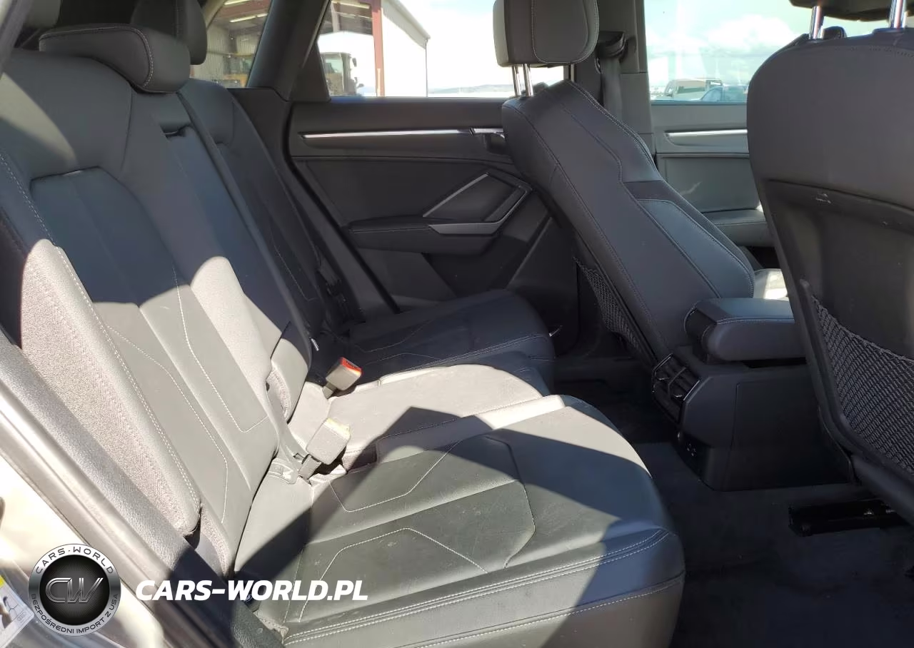 2019 Audi Q3 Premium Plus S-Line VIN:WA1EECF38K1064871 - 10