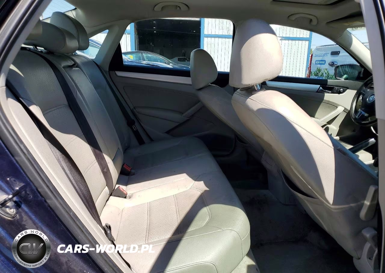 2012 Volk Passat VIN:1VWBP7A38CC077379 - 10
