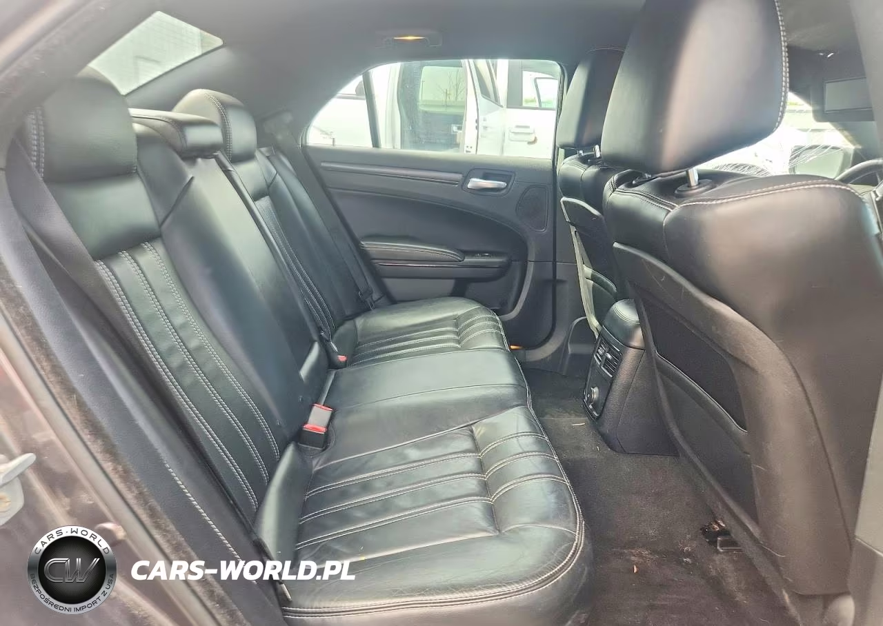 2014 Chrysler 300 S VIN:2C3CCAGG7EH376859 - 10