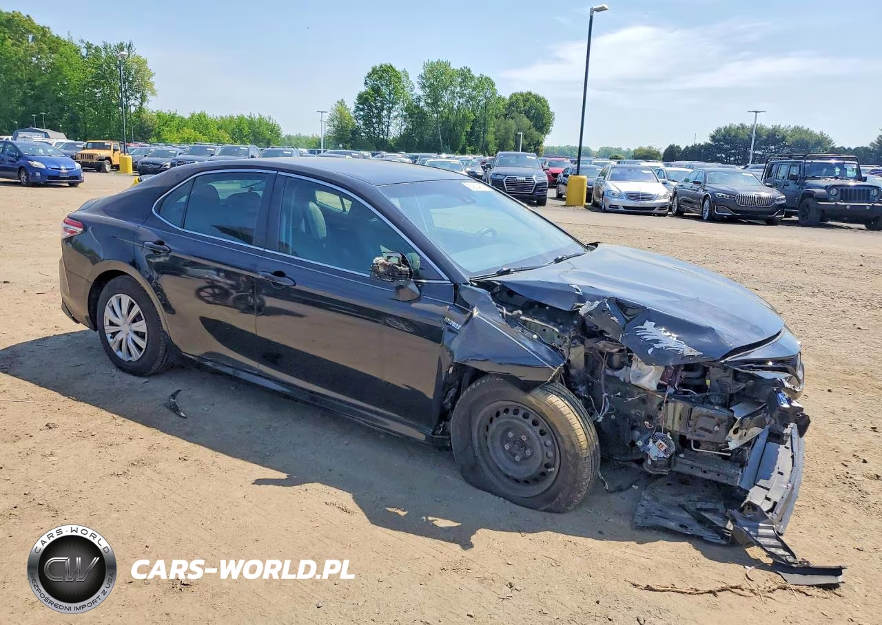 2018 Toyota Camry Le VIN:4T1B31HK7JU508242 - 4