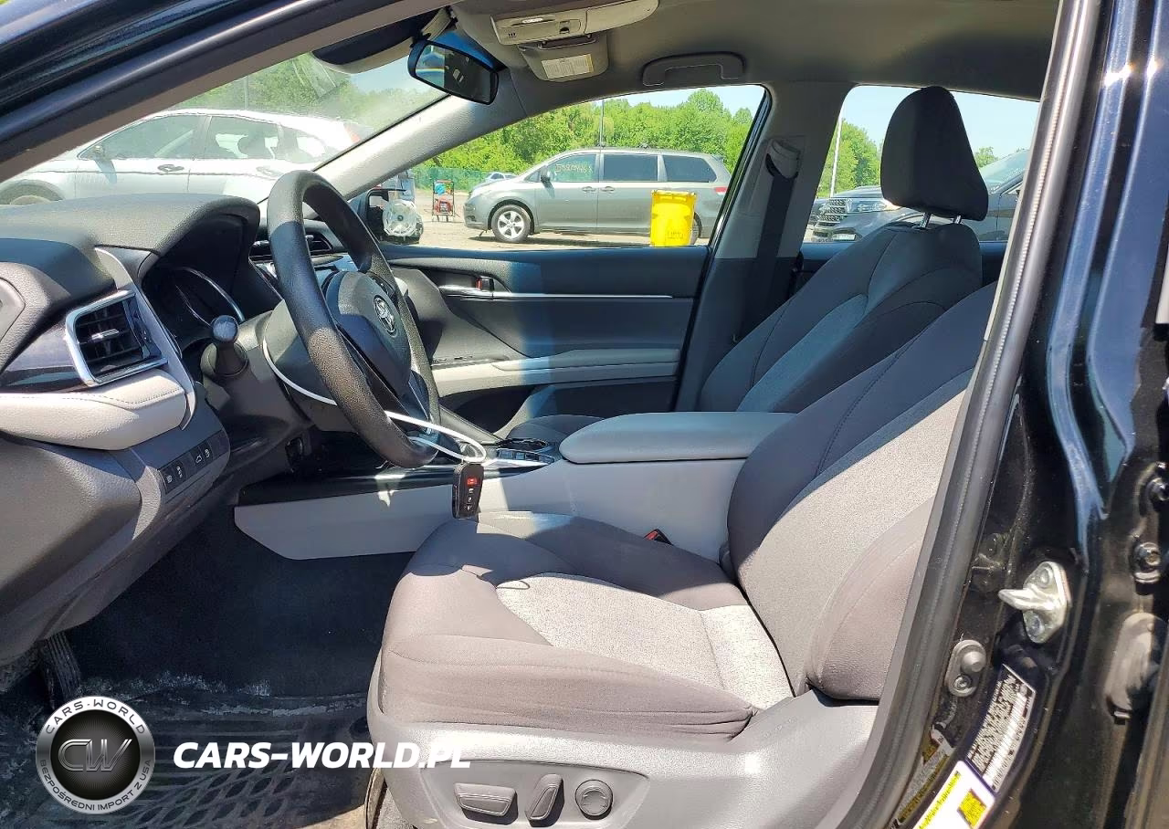 2018 Toyota Camry Le VIN:4T1B31HK7JU508242 - 7
