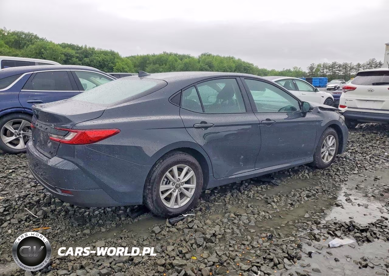 2026 Toyota Camry Le VIN:4T1DAACK8TU275447 - 3