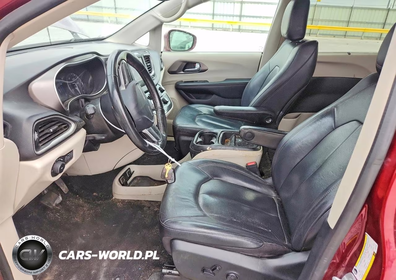 2020 Chrysler Pacifica Touring L VIN:2C4RC1BG4LR123485 - 7
