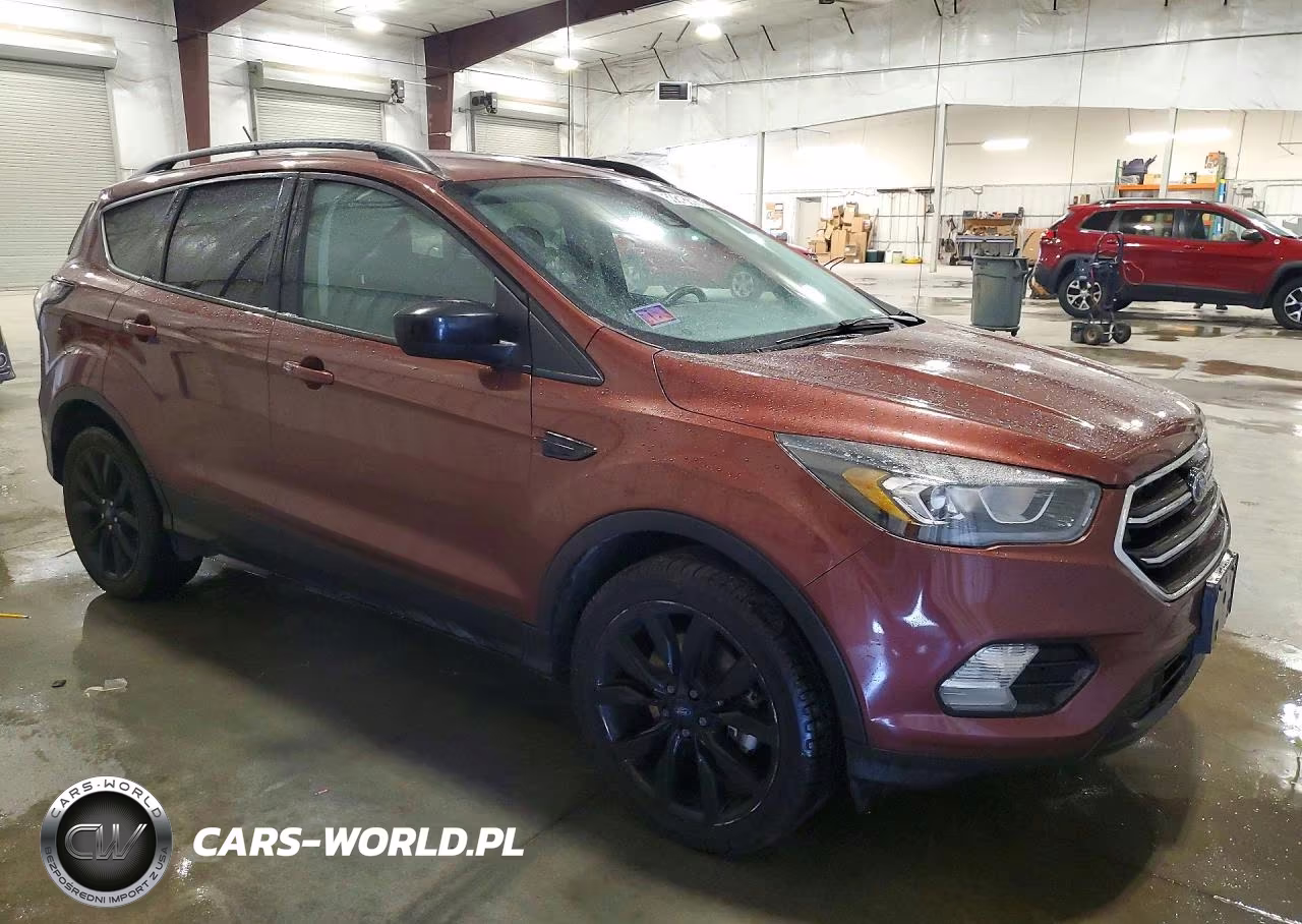 2018 Ford Escape Se VIN:1FMCU9GD9JUA23653 - 4