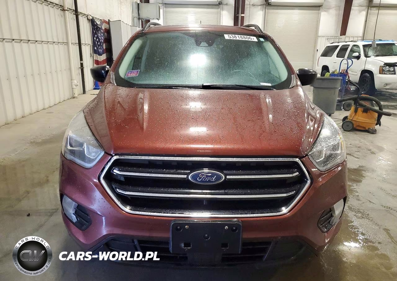 2018 Ford Escape Se VIN:1FMCU9GD9JUA23653 - 5