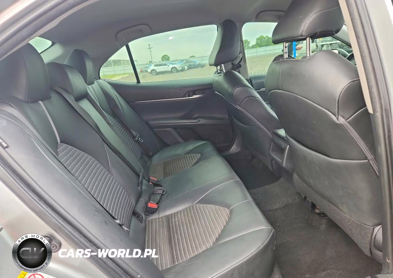 2018 Toyota Camry Se VIN:4T1B11HK1JU088886 - 10